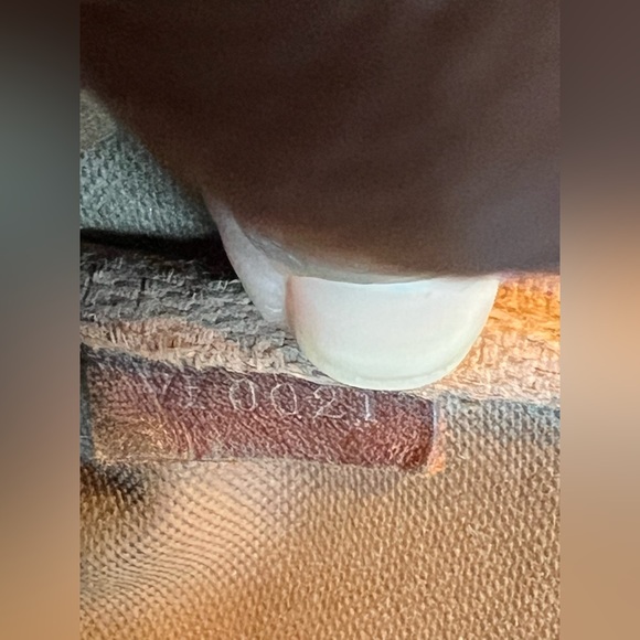 Louis Vuitton Pochette Monogram Canvas - Picture 11 of 16